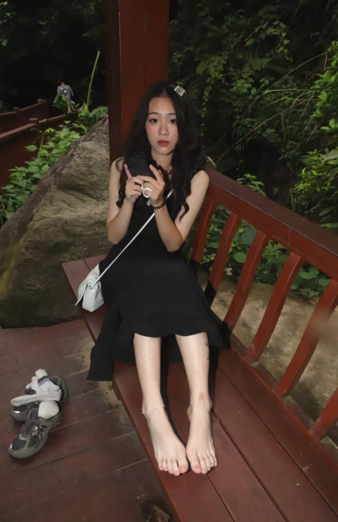 22a3d200db369f25edef9033c0e18dd 1