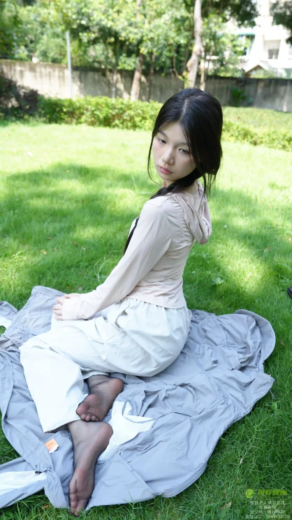 青柠映画 – 2026年新作品小小 登山服