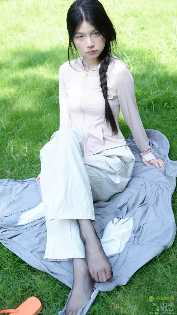 青柠映画 – 2026年新作品小小 登山服