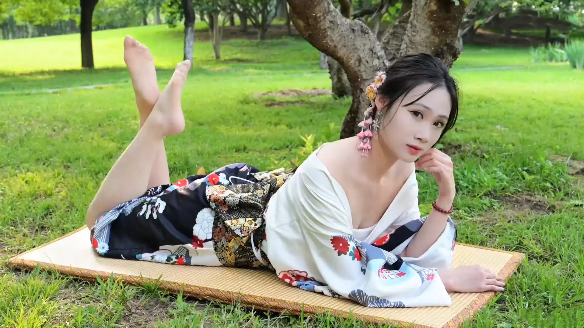 [Ligui丽柜] 2026年05月30日 HD视频 和风夏韵·丝腿魅影 Qingqing